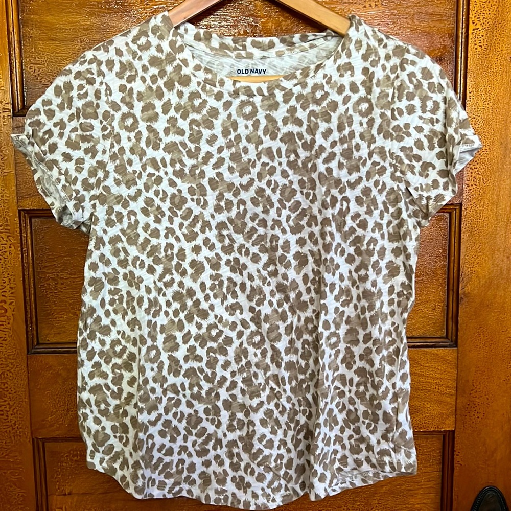 Cheetah print tshirt